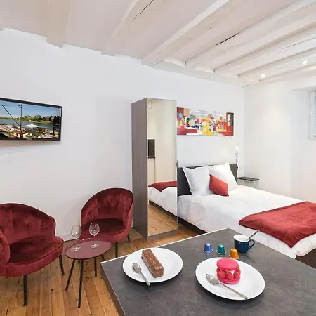 Hypercentre Calme Et Ccosy Impasse Saint Julien, 1er Etage Angers